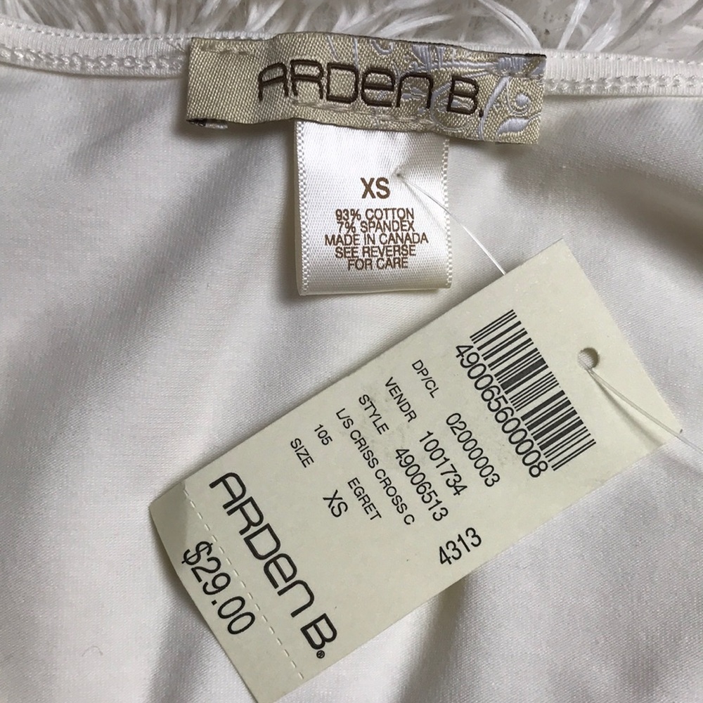 🎉Sale🎊 Arden B. Crop Top - Picture 13 of 14